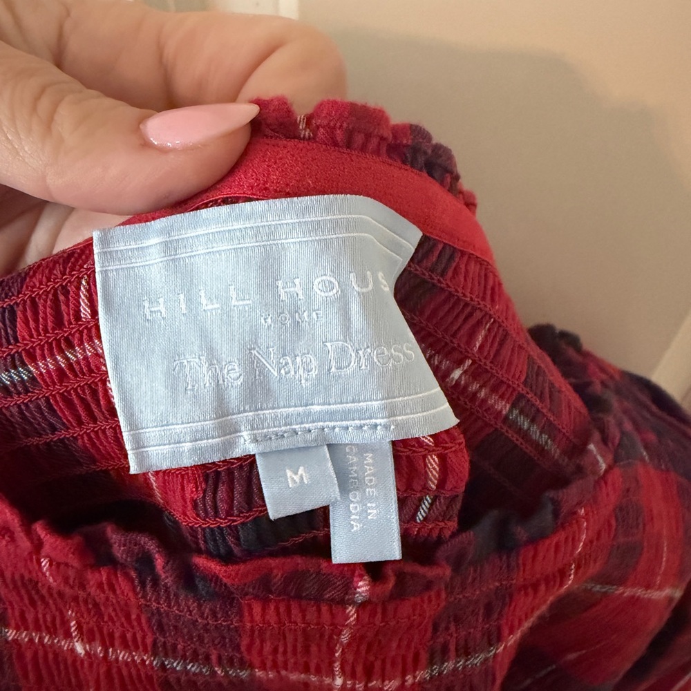 Hill House Louisa Nap Dress Tartan Smocked Puff Sleeve Dress in Red and Navy - Picture 3 of 3